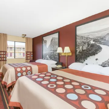 Super 8 by Wyndham Temple S. General Bruce