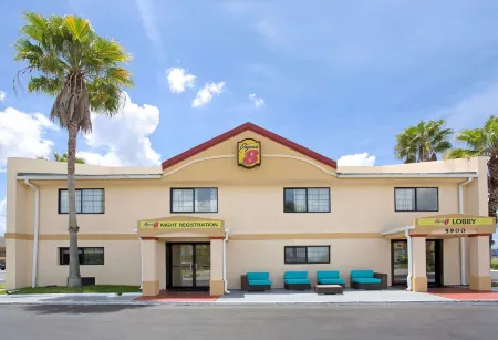Super 8 by Wyndham Orlando International Drive