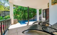 5-Bd Beachfront, Ocean-View Hillside Home - con vistas al mar