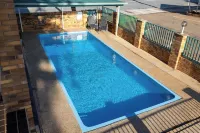 Fig Tree Motel - piscine