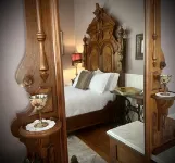 Benefield House Bed & Breakfast