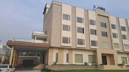 Four Leaf Hotel Akosha Отели в г. Сойепур