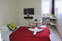 Pacific Paradise Motel Hotels in Hideaway Island
