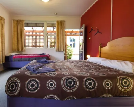 紅杉背包族小旅館 皮克頓酒店