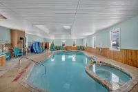 Marmora and Lake Inn - Pools