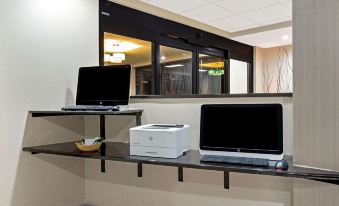 La Quinta Inn & Suites by Wyndham New Cumberland-Harrisburg