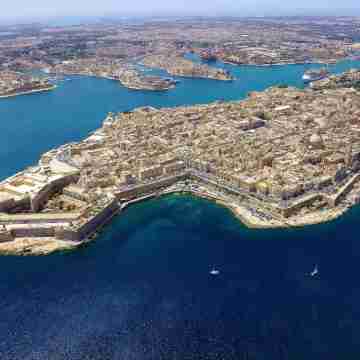 Seashells Apartments with Terrace, Just Off the Seafront in Bugibba - by Getawaysmalta Others