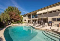 A Vista Villa Couples Retreat - Rooftop Pools