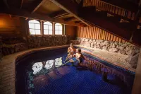 Powderhorn Chateau - С бассейном