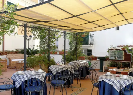 Hotel Antica Repubblica in Amalfi Center at 100mt from the Sea