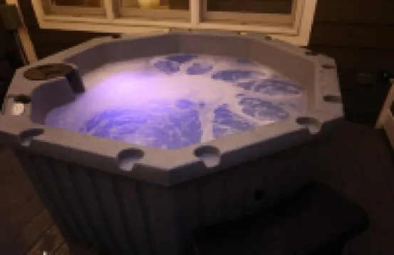 Mohican River Retreat - Sleeps 10 - Hot Tub, Fire Pit & River Access 漢諾威酒店