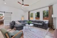 Spacious country retreat with modern amenities KING SIZE BED & family friendly