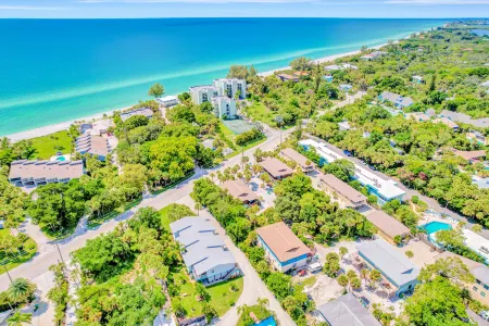 Coastal duplex with easement access to private beach & deck - dog-friendly