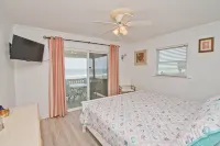 Oceanfront Retreat - Waterfront Deck, High Speed Internet Hotels in Cedar Point