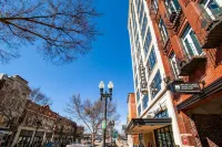 Spacious Loft with Modern Amenities and Gym Access - Stylish Urban Oasis Hotels in Knox County