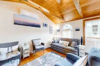 Sandy Bottoms -Shorelands Resort Cottage 10