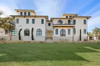 Charming Villa with Hot Tub and Firepit - Idyllic Family Retreat