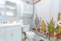 Boho getaway - walkable to downtown Fort Myers!