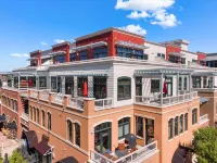 Expansive Decks and Stunning Views - Elegant Mountain Oasis Hoteles en Steamboat Springs