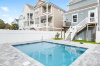 Swimming Pool and Short Walk to Beach - Beautiful Coastal Escape