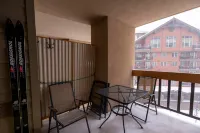 Cozy Studio for 2 at Kendall 435 in Purgatory Village with Plaza View. Hotels in La Plata County
