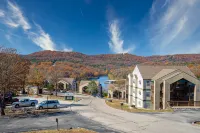 Woodpecker's Tree | Condo in Branson with balcony, pool, tennis, basketball, W/D