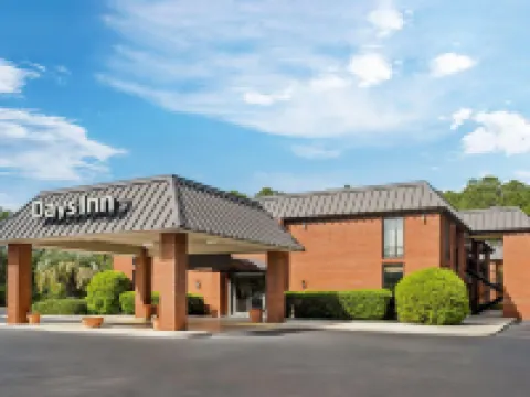 Days Inn by Wyndham Statesboro Hotels in Statesboro