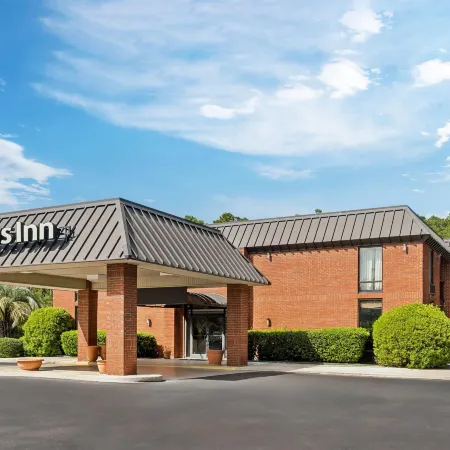 Days Inn by Wyndham Statesboro