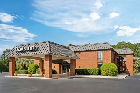 Days Inn by Wyndham Statesboro