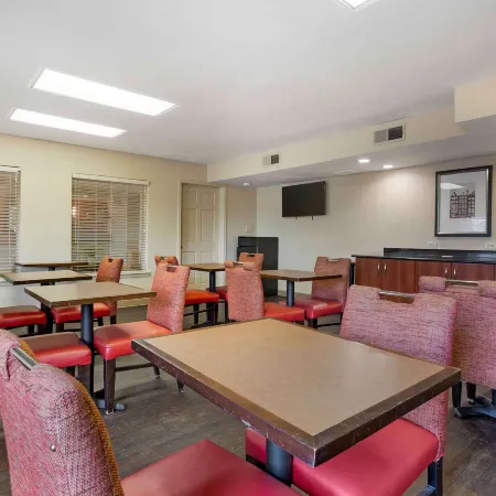Extended Stay America Suites - Houston - Med Ctr - NRG Park - Braeswood Blvd Отели рядом с достопримечательностью «Станция легкого метро Smith Lands»