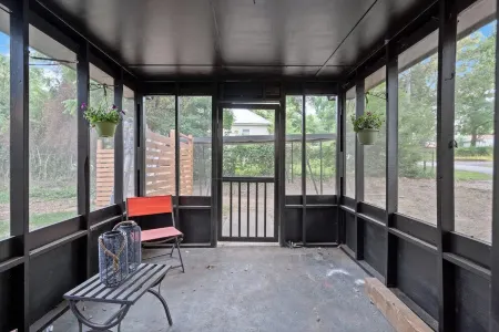 Midnight Sanctuary at Mystic Falls - 3 Bed 2.5 BA Home 1 mi to Covington Square