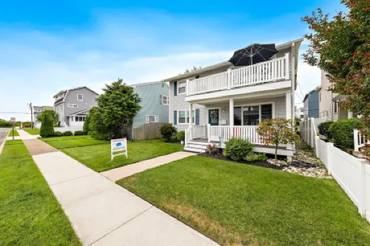 ShoreThingBrigantine 2nd FL: Steps to Beach! Now Booking Summer 2026!