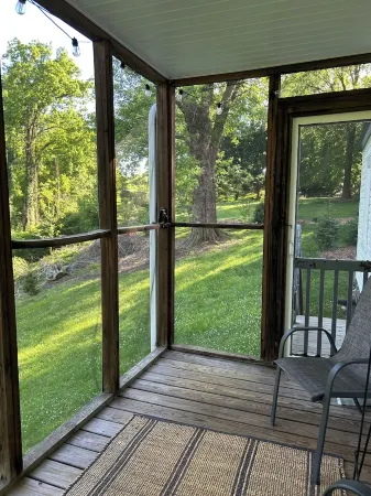 The Finch Cottage Charming 2-bedroom cottage  Historical District Mount Airy