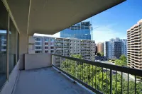 Upscale Apartments in Crystal City