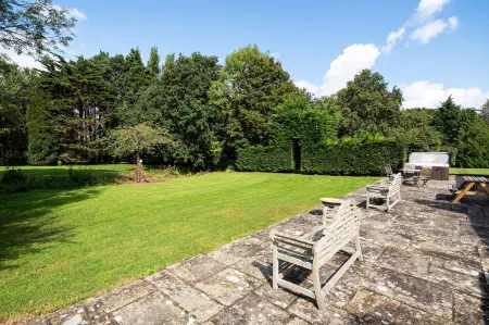 Gildridge Estat Large Group Tennis Court Отели в г. Магам Даун