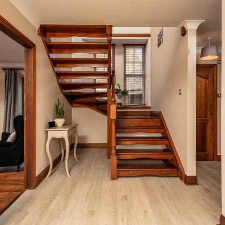 Cromwell Corner - Donnini Apartments