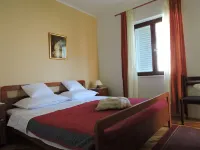 Apartments Ivanov Hotels in Šimuni