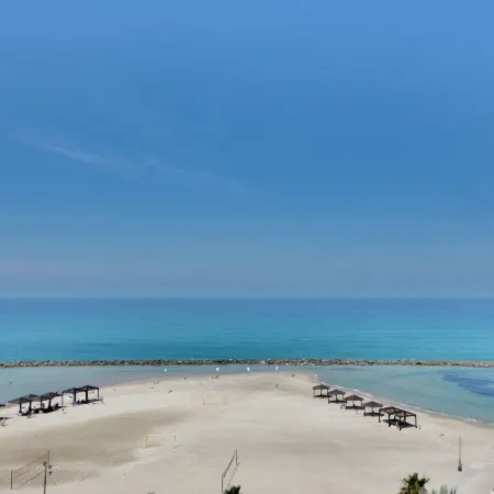 Spacious Sea View Apartment