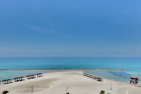 Spacious Sea View Apartment