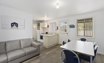Costello Hotels - Moonta Bay Cabins