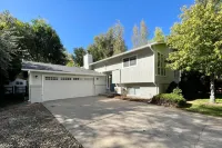 Close to Trails, Parks & Open Space! Amazing Yard! - Mountain view