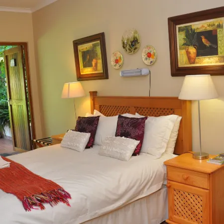Birds of Paradise B&B Отели в г. Эшове