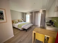 Cardeal Suites & Apartments - Homestays
