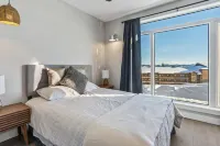 Chalet Monashee - Brand New High-End Property with Amazing Views