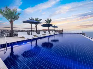 엘라포니시 호텔