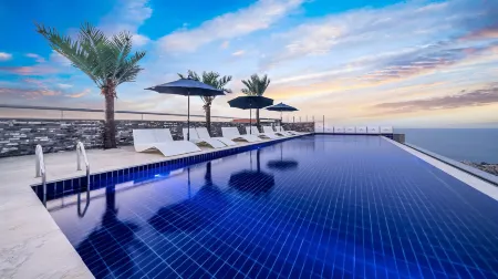 ELAFONISI POOLVILLA HOTEL Отели рядом с достопримечательностью «Submerged Tomb of King Munmu»