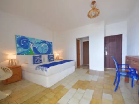 Emperador Vallarta Beachfront Hotel and Suites Hotels near Playa de los muertos