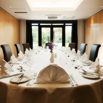 Cbh Frensham Pond Hotel