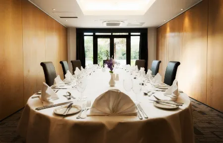 Cbh Frensham Pond Hotel