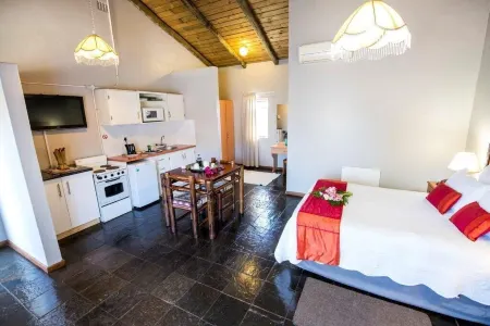 Brookside Lodge B&B Отели в г. Манзини